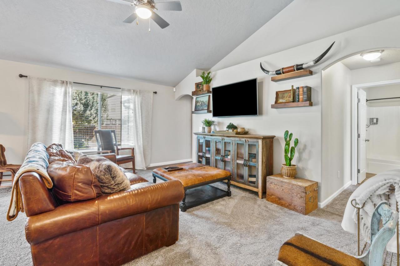 Southwestern Style 4 Bedroom Nampa Home Sleeps 16! Екстер'єр фото