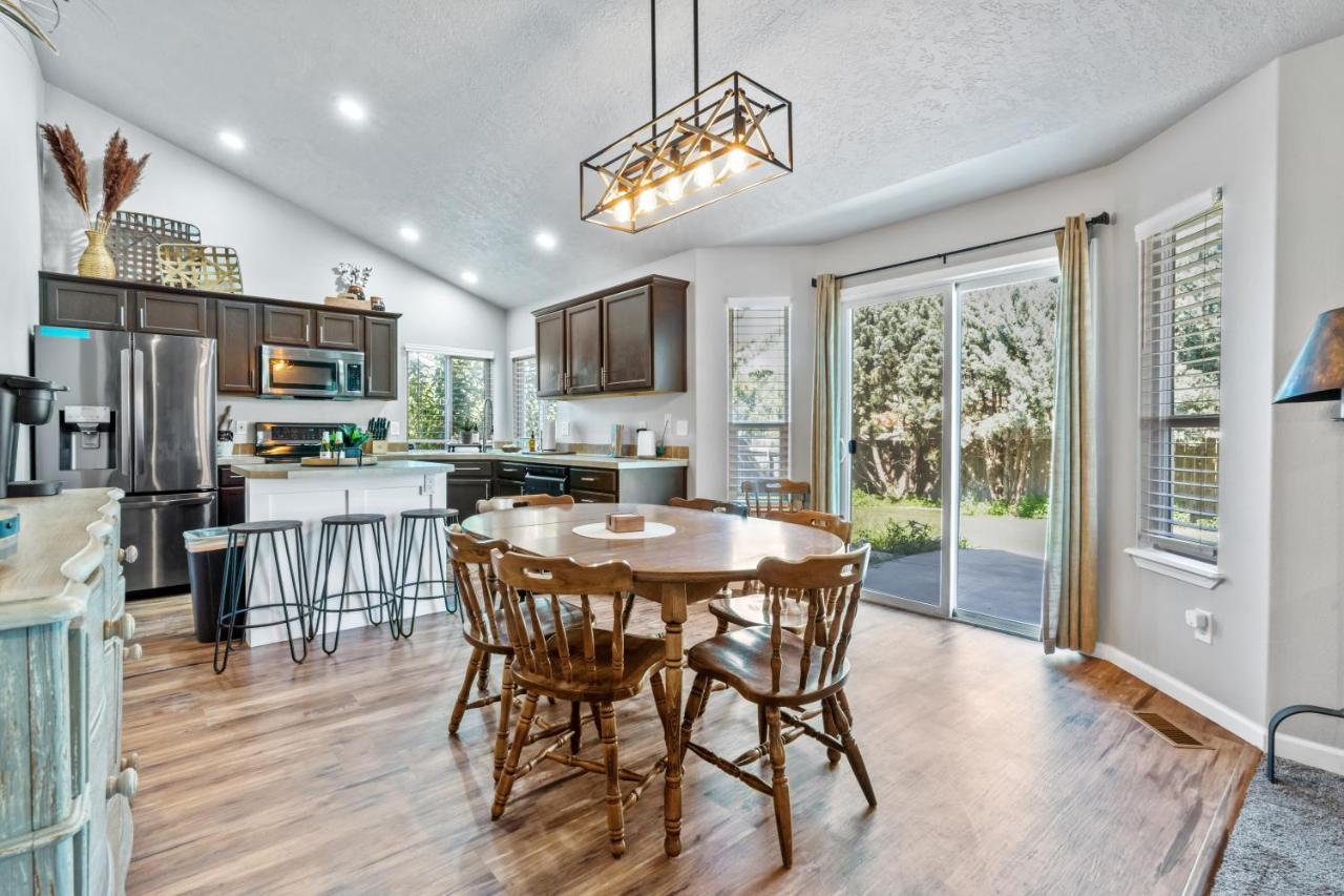 Southwestern Style 4 Bedroom Nampa Home Sleeps 16! Екстер'єр фото